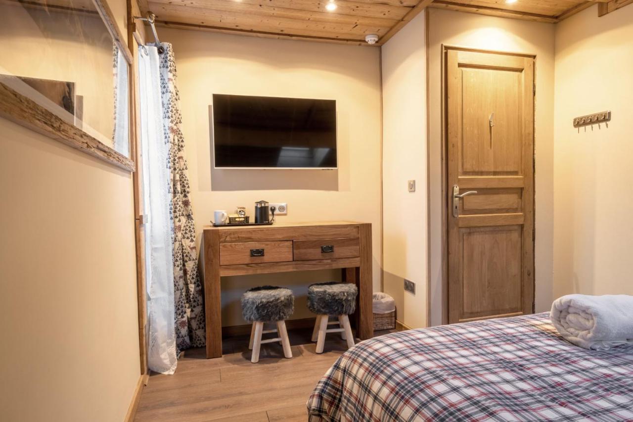 Chalet Aventure B&B เลส์เฌต์ ภายนอก รูปภาพ