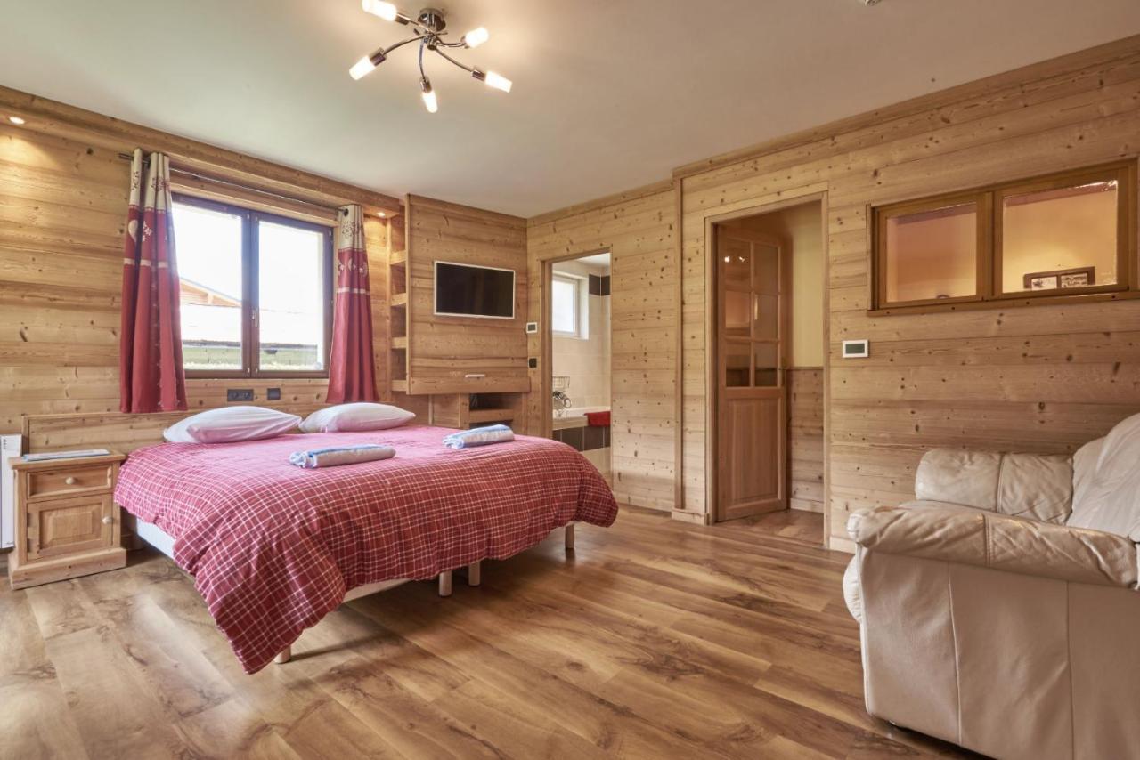 Chalet Aventure B&B เลส์เฌต์ ภายนอก รูปภาพ