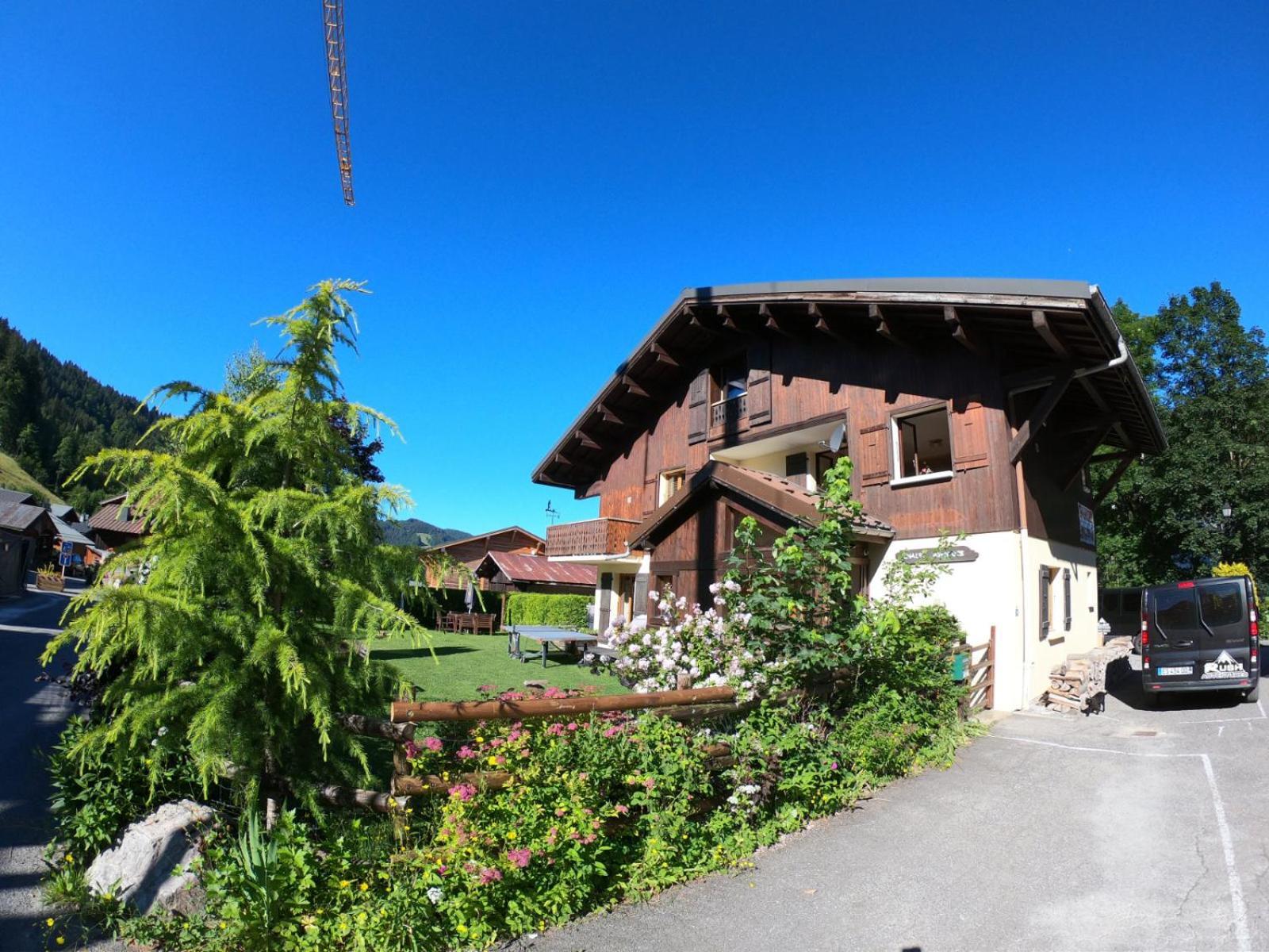 Chalet Aventure B&B เลส์เฌต์ ภายนอก รูปภาพ