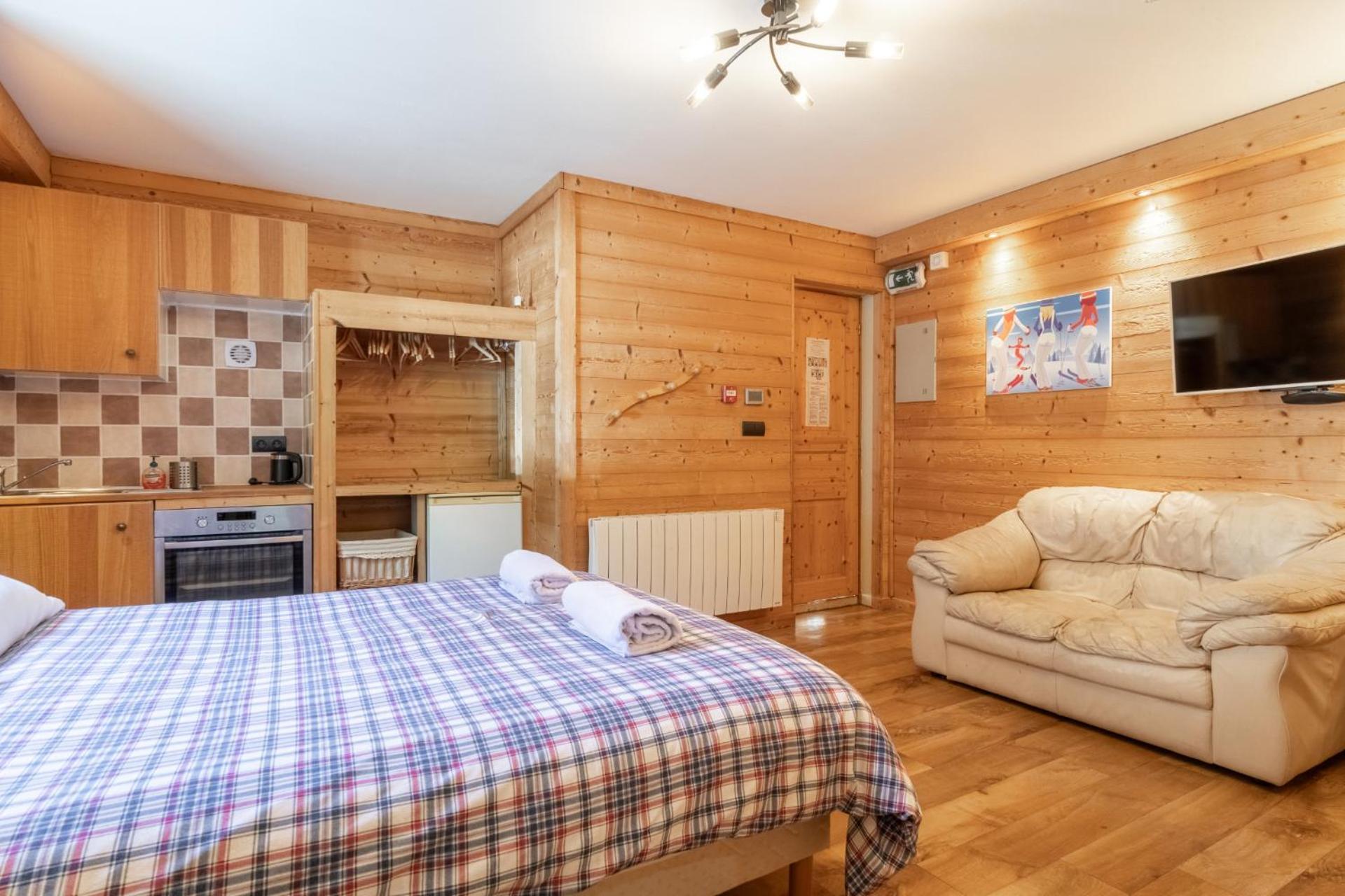 Chalet Aventure B&B เลส์เฌต์ ภายนอก รูปภาพ