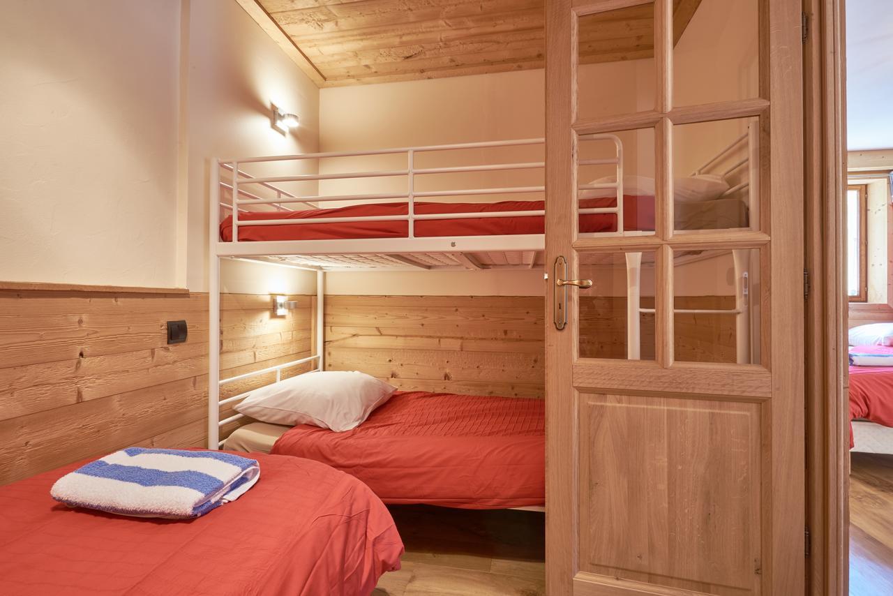 Chalet Aventure B&B เลส์เฌต์ ภายนอก รูปภาพ